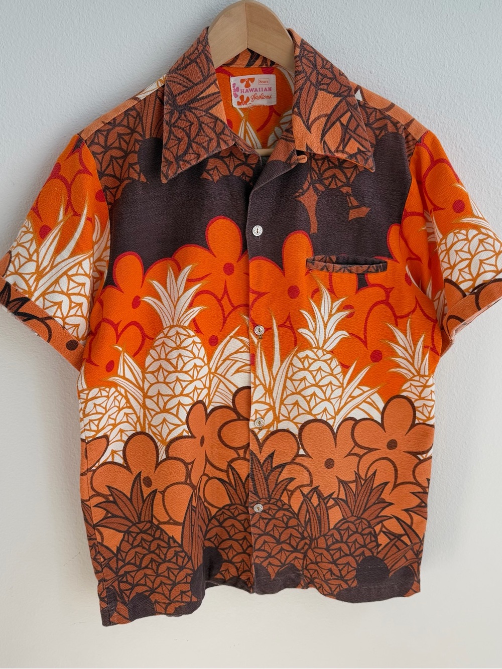 Vintage Sears Hawaiian Fashions Orange Brown Pineapple Floral Button Up Shirt